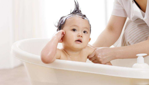 寶寶冬天幾天洗一次澡   寶寶冬天洗澡時(shí)間介紹