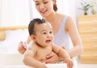寶寶冬天幾天洗一次澡   寶寶冬天洗澡時(shí)間介紹