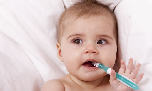 寶寶第一只牙膏怎么選   寶寶牙膏選擇推薦
