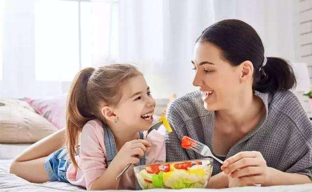 寶寶喝湯好還是吃肉好 喝湯吃肉的正確做法 寶寶喝湯好還是吃肉好 喝湯吃肉的正確做法