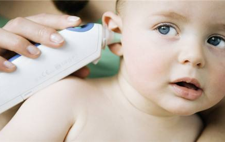 寶寶有狐臭怎么辦 寶寶有狐臭解決辦法 寶寶有狐臭怎么辦 寶寶有狐臭解決辦法