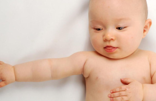 寶寶睡覺驚厥怎么回事    睡覺驚厥護理方法