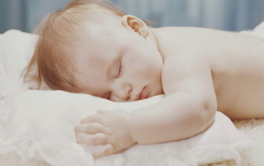 寶寶睡覺搖頭怎么辦   寶寶睡覺搖頭是病了嗎