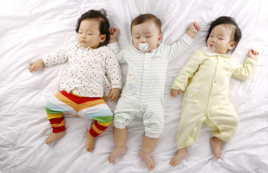 安撫奶嘴什么時候用好  安撫奶嘴使用時間建議