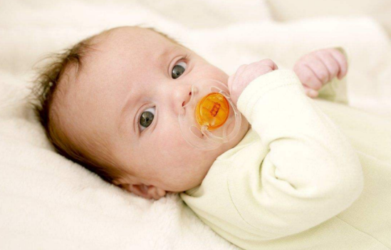 安撫奶嘴什么時候用好  安撫奶嘴使用時間建議