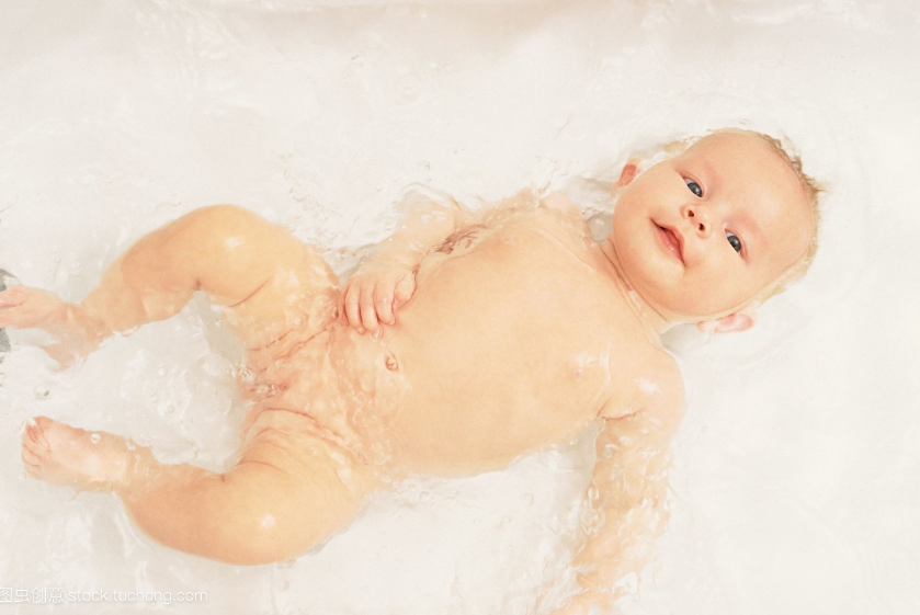 給寶寶洗澡要注意什么 寶寶洗澡注意細節 給寶寶洗澡要注意什么 寶寶洗澡注意細節