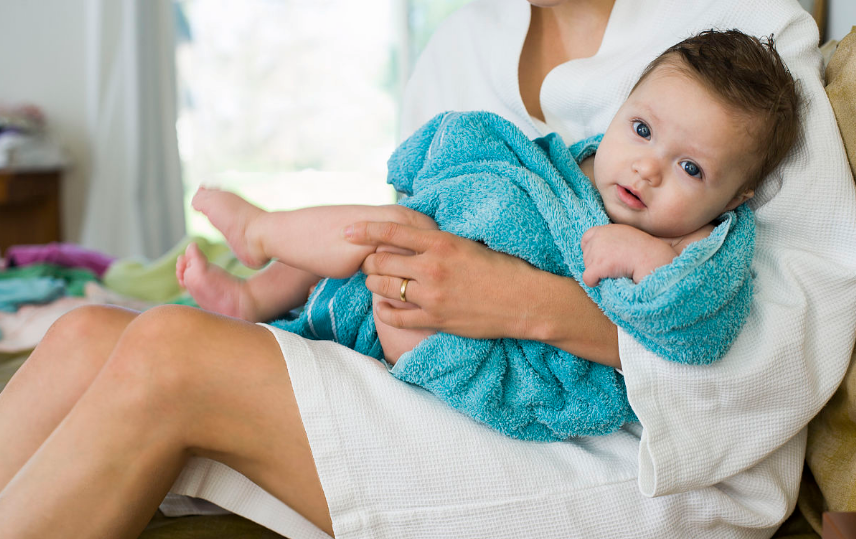 給寶寶洗澡要注意什么 寶寶洗澡注意細節 給寶寶洗澡要注意什么 寶寶洗澡注意細節