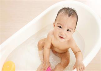 給寶寶洗澡要注意什么 寶寶洗澡注意細(xì)節(jié)