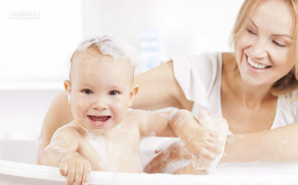 寶寶怕水不洗澡怎么辦  怕水不洗澡解決辦法