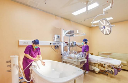 水中分娩有哪些好處 水中分娩有風險嗎 水中分娩有哪些好處 水中分娩有風險嗎