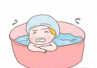 水中分娩有哪些好處  水中分娩有風險嗎