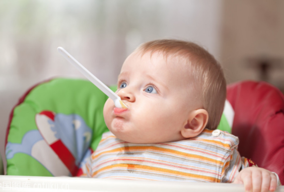 寶寶腹瀉脫水有哪些癥狀  腹瀉脫水怎么補水好