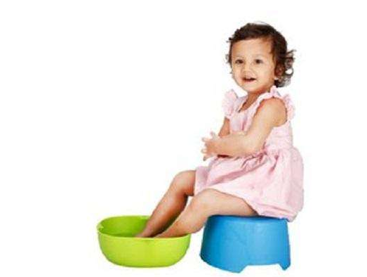 寶寶幾歲可以用熱水泡腳 小孩用艾葉泡腳的好處