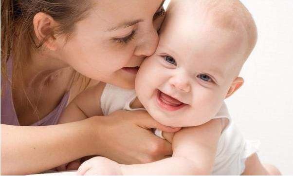 寶寶的囟門閉合越晚越聰明嗎 鹵門閉合早晚是什么原因引起的