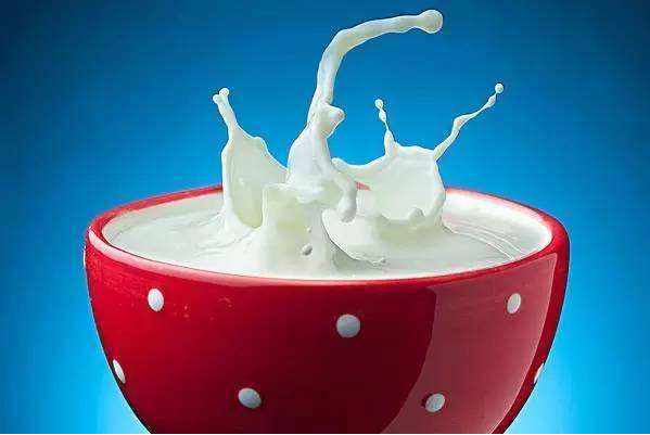 寶寶吃牛初乳可以增強免疫力嗎 寶寶抵抗力差總是愛生病怎么辦