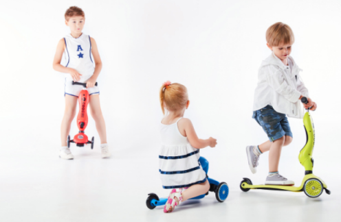 孩子多大可以玩滑板車  孩子玩滑板車時間介紹