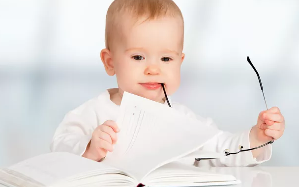 寶寶經(jīng)常抓耳朵怎么辦  寶寶抓耳朵的原因