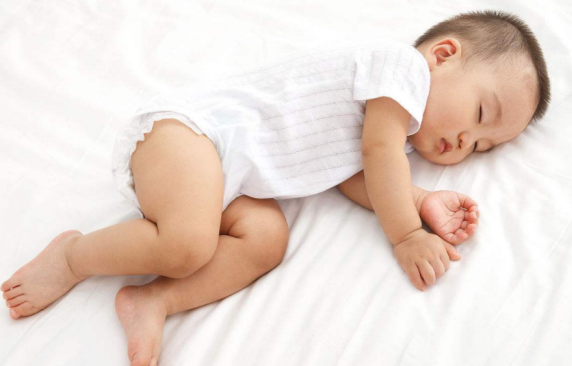 寶寶沒睡夠怎么辦  寶寶睡不夠的解決方法