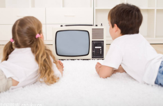 寶寶看電視距離多遠好 寶寶看電視最佳距離介紹 寶寶看電視距離多遠好 寶寶看電視最佳距離介紹