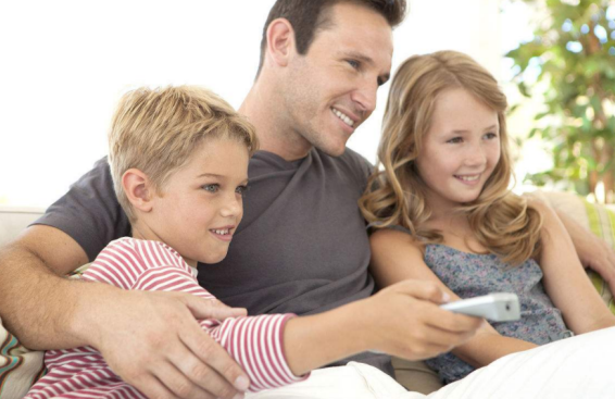 寶寶看電視距離多遠好 寶寶看電視最佳距離介紹 寶寶看電視距離多遠好 寶寶看電視最佳距離介紹