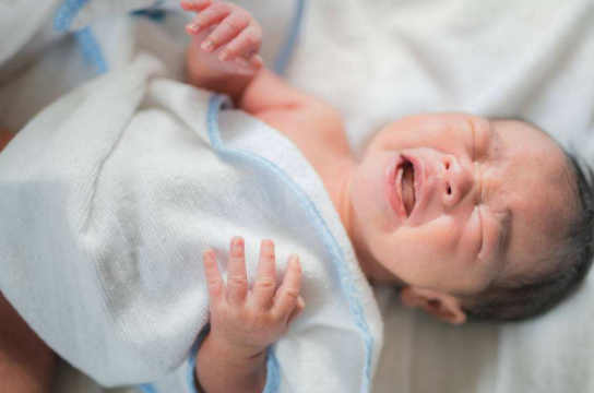 寶寶天黑就哭是什么原因 寶寶天黑就哭怎么辦 寶寶天黑就哭是什么原因 寶寶天黑就哭怎么辦