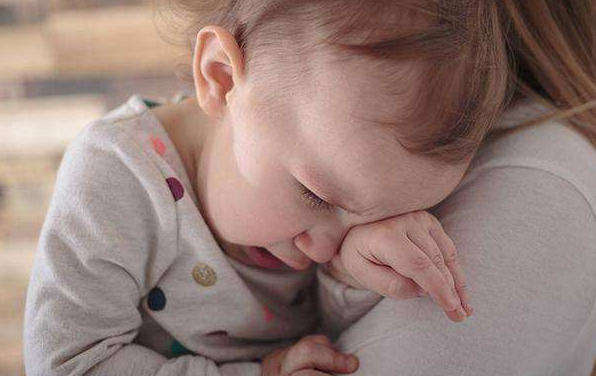 寶寶天黑就哭是什么原因 寶寶天黑就哭怎么辦 寶寶天黑就哭是什么原因 寶寶天黑就哭怎么辦