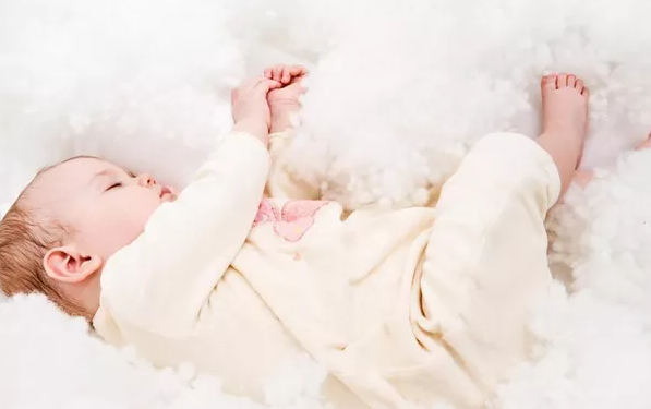 怎么讓寶寶一覺睡到天亮   一覺睡到天亮的6個方法