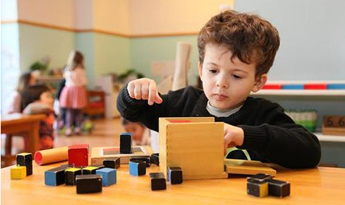 蒙氏教育適合哪些孩子 如何在家里進行蒙氏教育