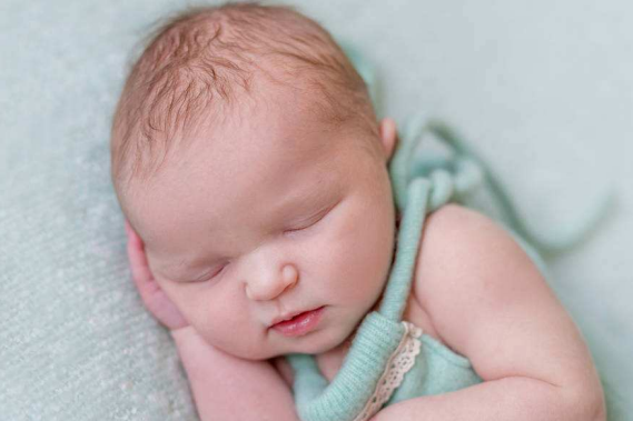 寶寶午睡要脫外套嗎  寶寶午睡保暖方法