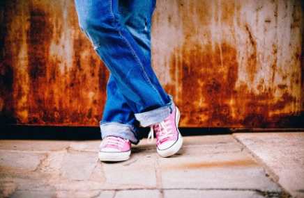 寶寶喜歡夾腿是怎么回事 寶寶喜歡夾腿治療方法 寶寶喜歡夾腿是怎么回事 寶寶喜歡夾腿治療方法