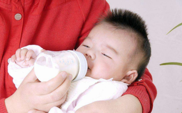 寶寶吃奶抽搐怎么辦 寶寶吃奶抽搐解決方法 寶寶吃奶抽搐怎么辦 寶寶吃奶抽搐解決方法