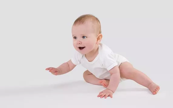 寶寶爬行有什么好處   寶寶爬行好處介紹
