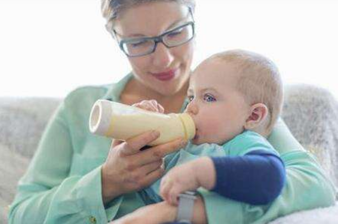 寶寶換奶粉拉肚子怎么辦 寶寶換奶粉怎么換好