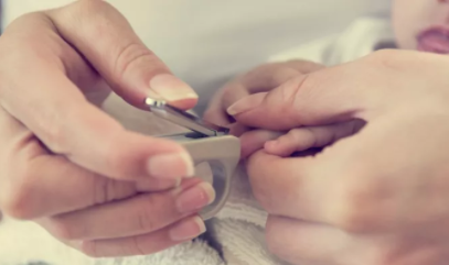 新生兒怎么剪指甲 新生兒剪指甲正確做法 新生兒怎么剪指甲 新生兒剪指甲正確做法