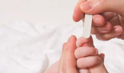 新生兒怎么剪指甲 新生兒剪指甲正確做法 新生兒怎么剪指甲 新生兒剪指甲正確做法