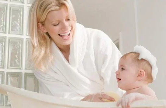 冬天怎么給寶寶洗澡好  寶寶冬天洗澡方法