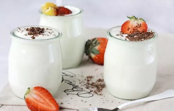 寶寶酸奶什么時候喝最好 寶寶喝酸奶的最佳時間 寶寶酸奶什么時候喝最好 寶寶喝酸奶的最佳時間