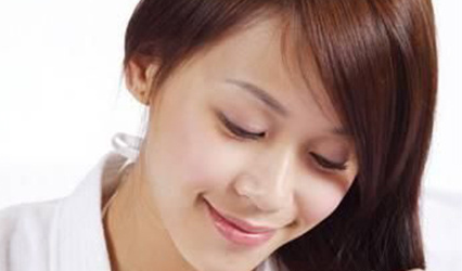 產(chǎn)后脫發(fā)的正確調(diào)理方法 產(chǎn)后脫發(fā)怎么改善 產(chǎn)后脫發(fā)的正確調(diào)理方法 產(chǎn)后脫發(fā)怎么改善