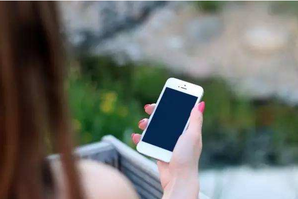孕婦可以玩手機嗎 孕婦如何科學安全使用手機