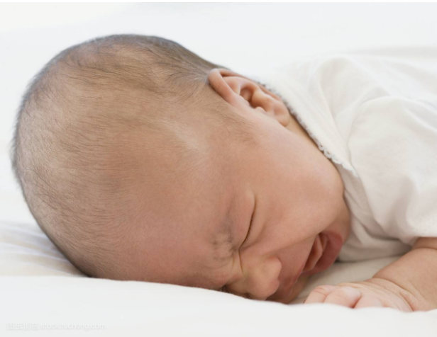 寶寶耳朵壓變形怎么辦 新生兒耳朵定型小妙招 寶寶耳朵壓變形怎么辦 新生兒耳朵定型小妙招