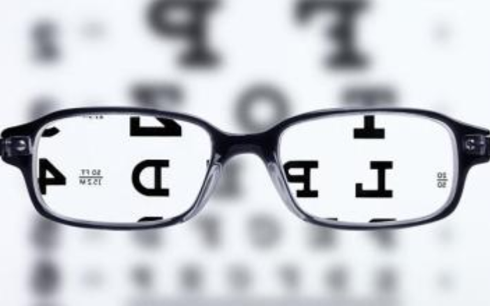 孕婦高度近視能順產嗎 高度近視的孕媽如何預防寶寶遺傳