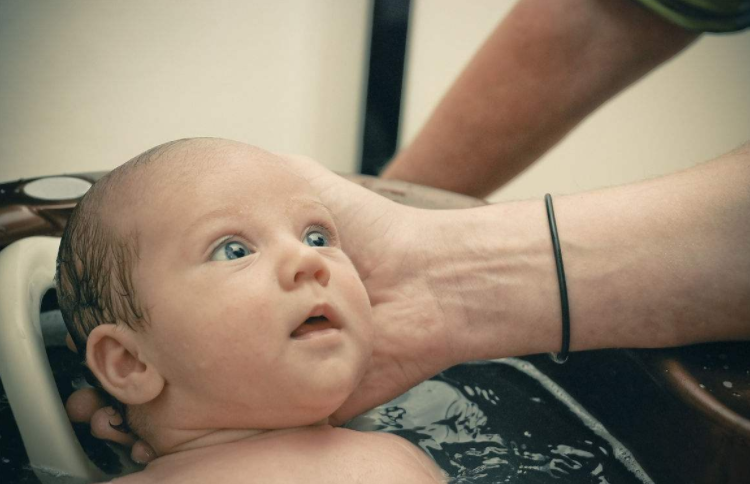 寶寶越干凈越健康嗎 寶寶哪些部位不能隨便洗