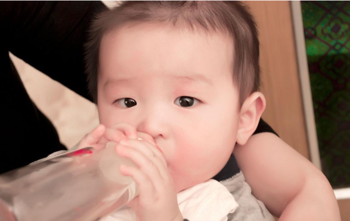 寶寶從什么時候可以開始喝水 寶寶喝水有講究