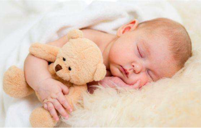 寶寶午睡叫醒好嗎 寶寶怎么午睡最健康