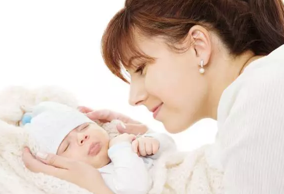 產后乳腺炎有什么癥狀   產后乳腺炎的病因