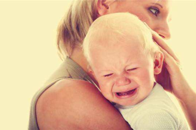 長時間抱新生兒有什么影響 新生兒怎么抱好 長時間抱新生兒有什么影響 新生兒怎么抱好