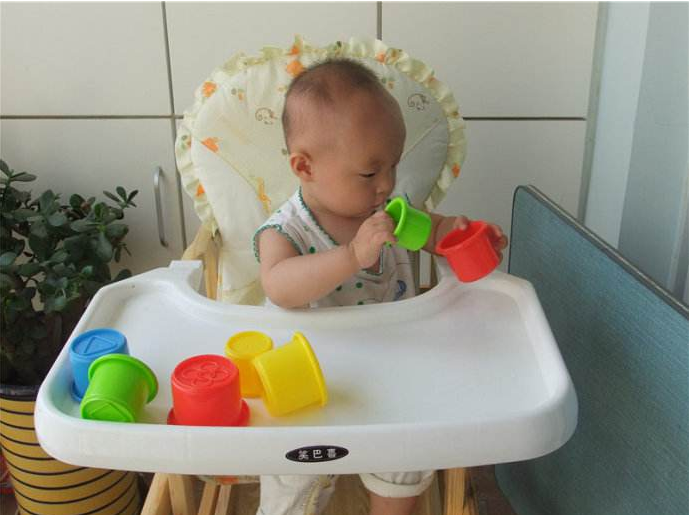 怎么給寶寶挑選合適的玩具 購買寶寶玩具哪些要注意 怎么給寶寶挑選合適的玩具 購買寶寶玩具哪些要注意