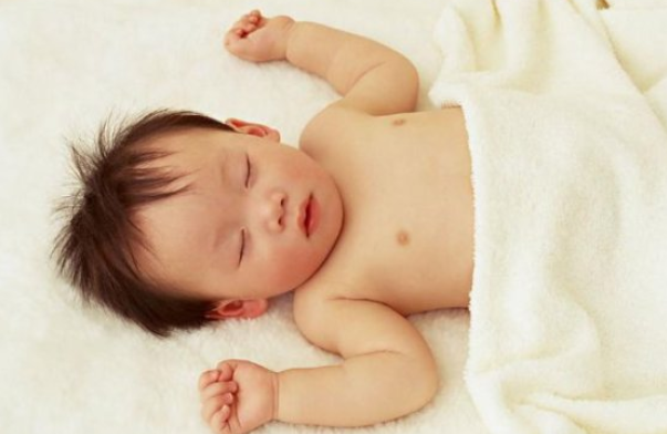 寶寶分床睡有哪些好處 寶寶分床睡的好處介紹 寶寶分床睡有哪些好處 寶寶分床睡的好處介紹