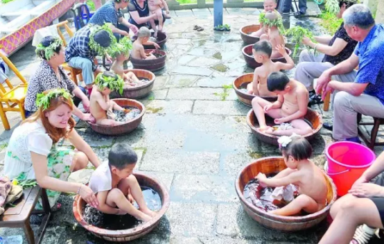 新生兒艾葉洗澡好嗎  新生兒艾葉洗澡注意事項(xiàng)