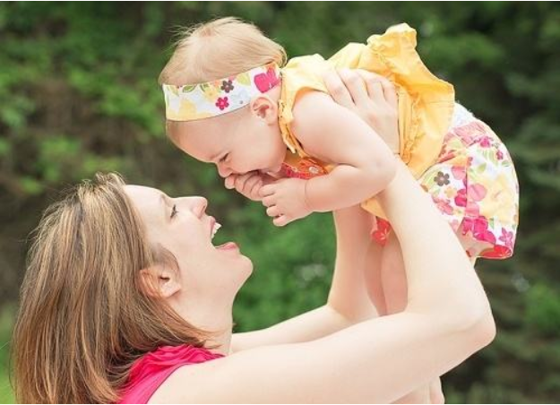 寶寶多大會(huì)叫爸爸媽媽 0-3歲寶寶的語(yǔ)言發(fā)育過程 寶寶多大會(huì)叫爸爸媽媽 0-3歲寶寶的語(yǔ)言發(fā)育過程